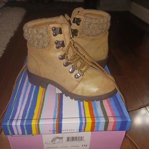 Girls Size 1 Lace-Up Boots